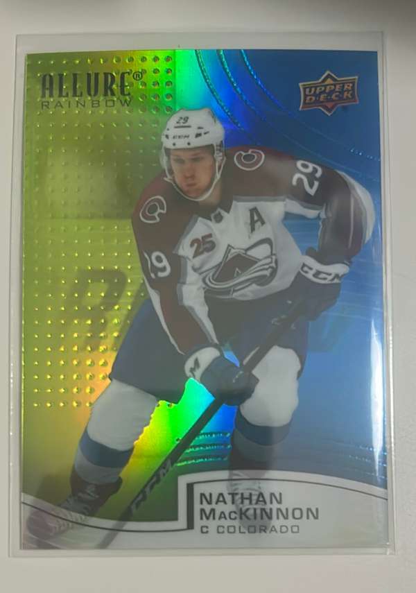 #R-92 Nathan MacKinnon