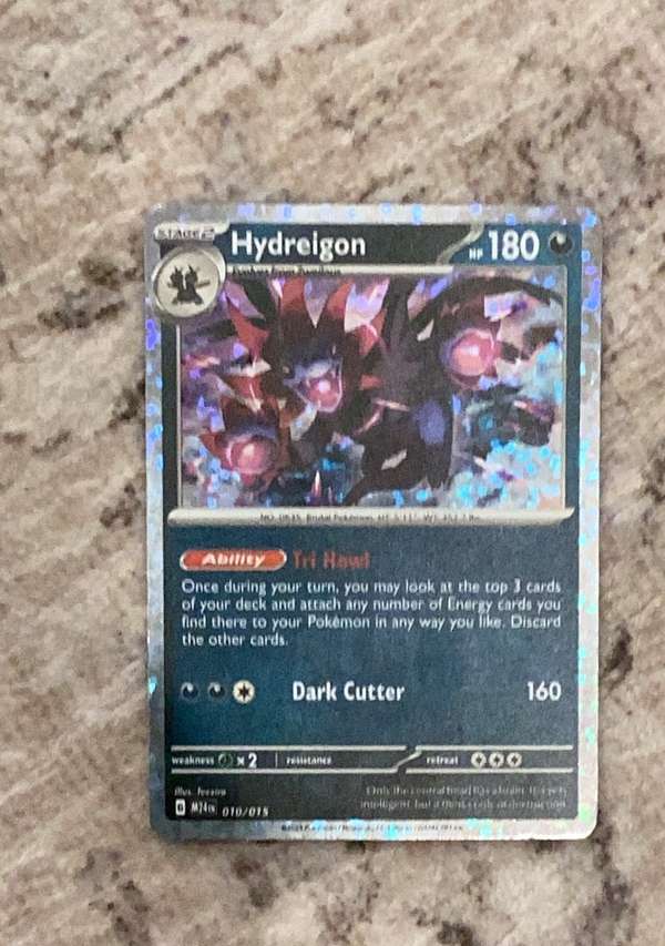 Hydreigon (Cosmos Holo)