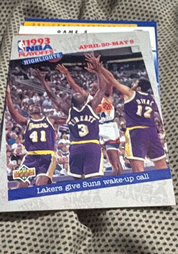 Lakers Give Suns Wake-Up Call
