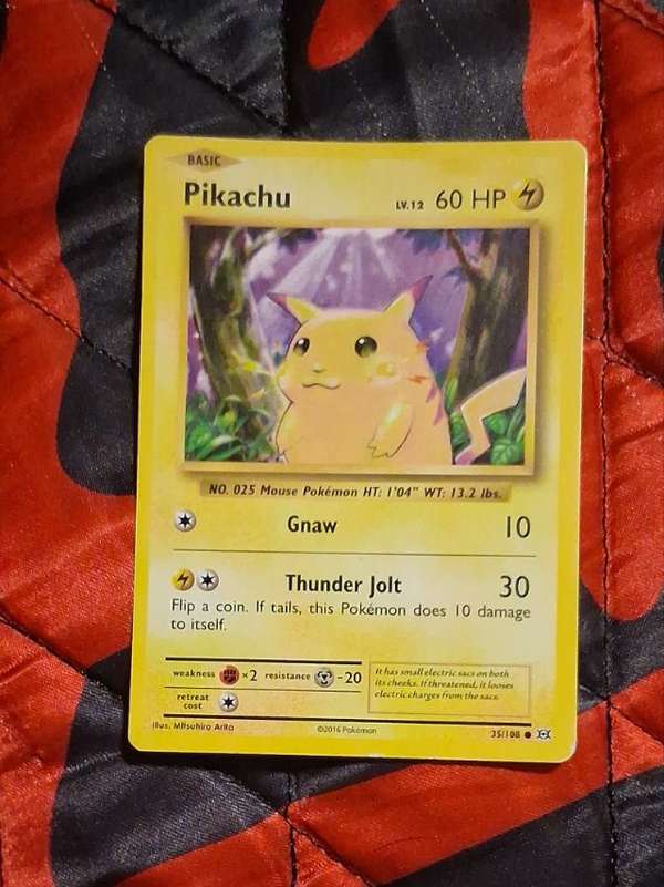 #058/102 Pikachu (Red Cheeks)