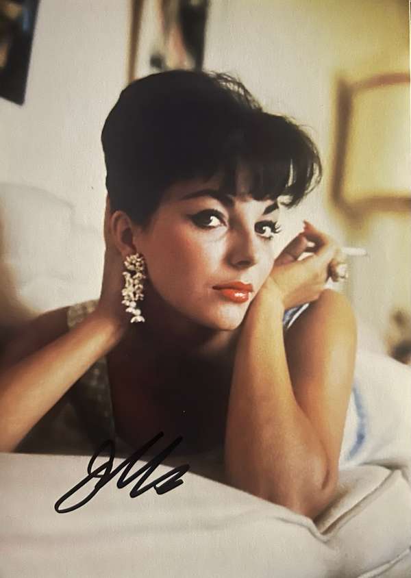#NNO Joan Collins